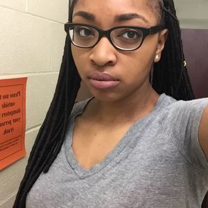 Meet your Posher, Olivia